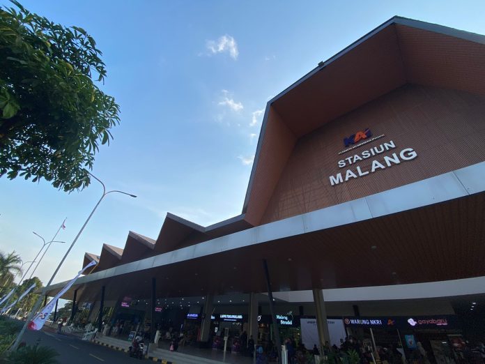 Perjalanan Kereta Api di Stasiun Kota Malang Naik Jelang Long Weekend