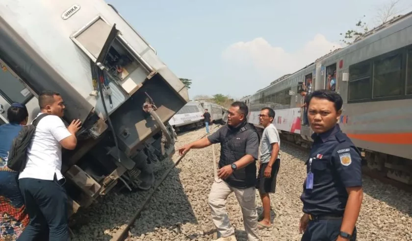 KA Argo Semeru Dan Argo Wilis Tujuan Surabaya Anjlok Di Kawasan Sentolo