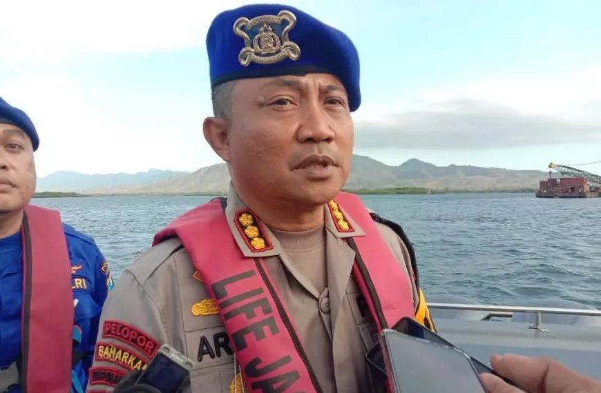 Ditpolairud Polda Jatim Siagakan Kapal Patroli Di Selat Bali Saat Nataru