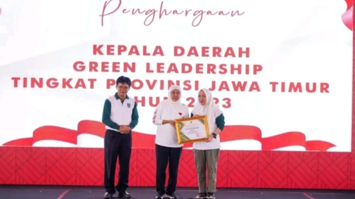 Bupati Bojonegoro Terima Penghargaan Green Leadership