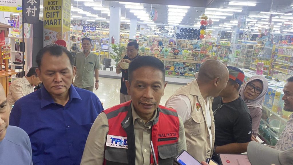 Pj Walikota Malang Minta Masyarakat Bijak Belanja saat Nataru