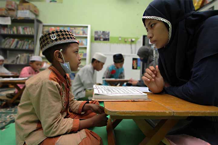 Kontrakan di Dolly Habis, Masjid Masih Dibangun