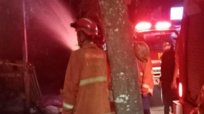 Dini Hari Tadi Terjadi Kebakaran di Warung Sate Simpang LA Sucipto