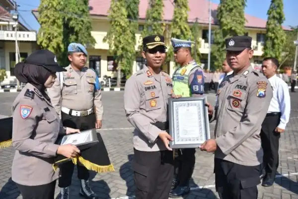 Polres Situbondo Beri Reward Untuk Personel Yang Berhasil Ungkap Kasus