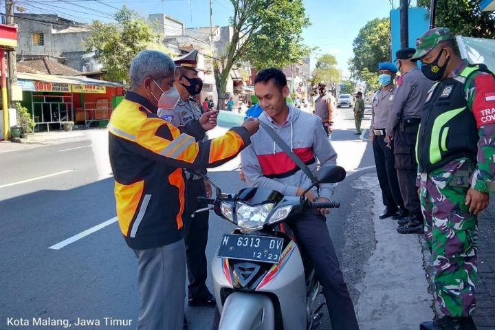 Operasi Yustisi Dinoyo, Petugas Ingatkan Pentingnya Prokes