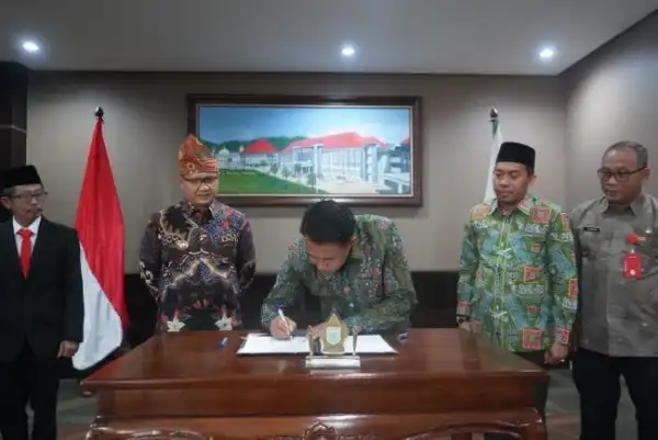 Pemkot Batu Sudah Resmi Serahkan Dana Hibah Pada KPU Dan Bawaslu 