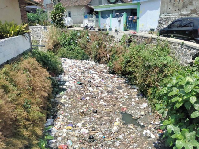 Warga Bakal Bersihkan Sampah Di Sungai Bunulrejo Kota Malang