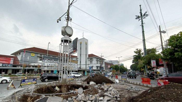 Penggalian Jam Di Simpang PLN Masih Dihentikan Karena DLH Kota Malang Belum Tentukan Posisi Stadsklok