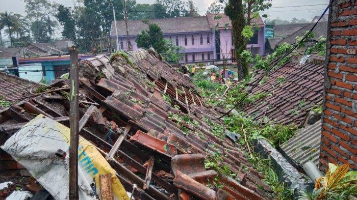 Belasan Kecamatan di Kab Malang Rawan Terjadi Bencana Angin Kencang