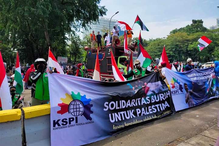 Ribuan Buruh Kepung Kedubes AS, Tuntut Israel Hentikan Pembunuhan Rakyat Palestina