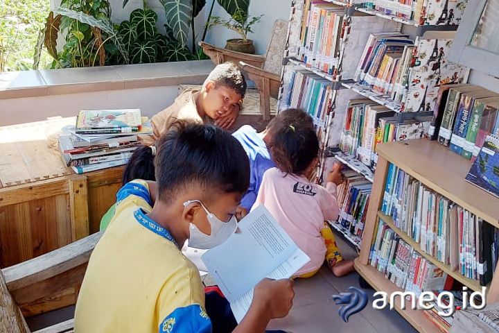 Tumbuhkan Minat Baca Anak Desa Melalui Taman Baca Lentera Ilmu