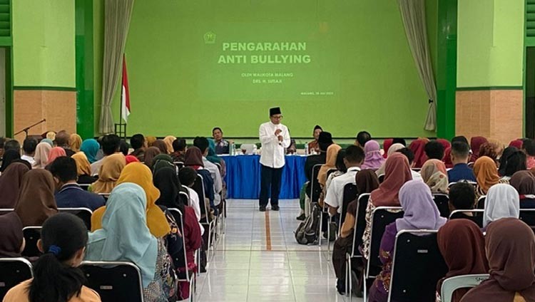 Sutiaji Menargetkan  Tahun Depan Semua Siswa Di Kota Malang Akan Mendapat Subsidi Seragam