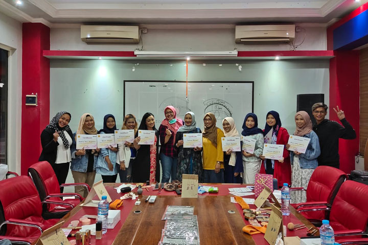 Beauty Class  Daily Look Menyambut Idul Fitri, Ameg Production Gandeng Brand Y.O.U