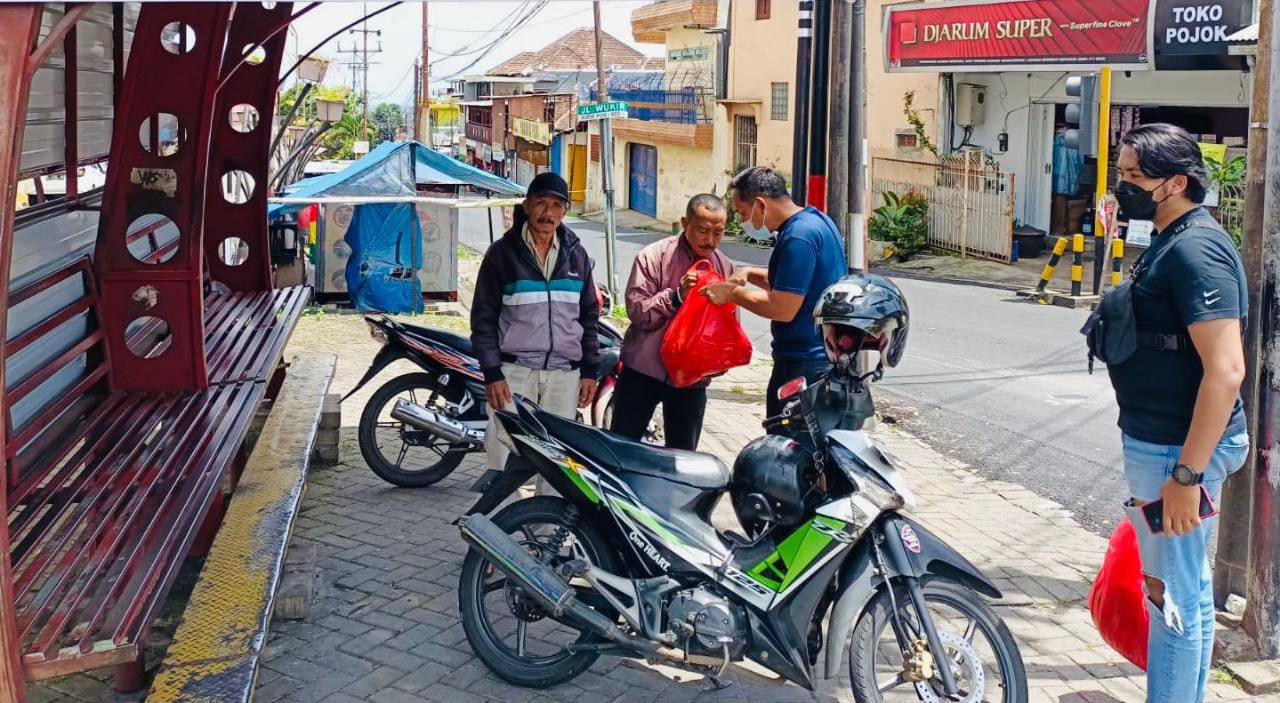 Relawan #IndonesiaSehatIndonesiaHebat Sebar Bantuan di Malang Raya