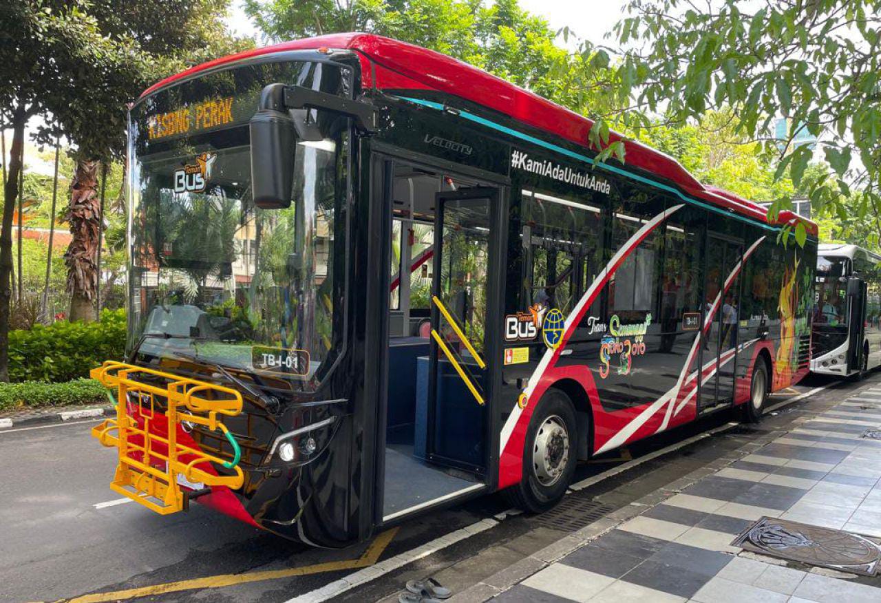 Tahun Baru, 17 Bus Listrik Beroperasi di Surabaya