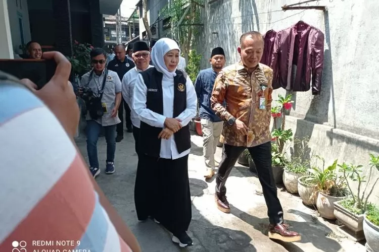 Khofifah Ziarah Ke Makam Atlet Tinju Porprov VIII di Bondowoso