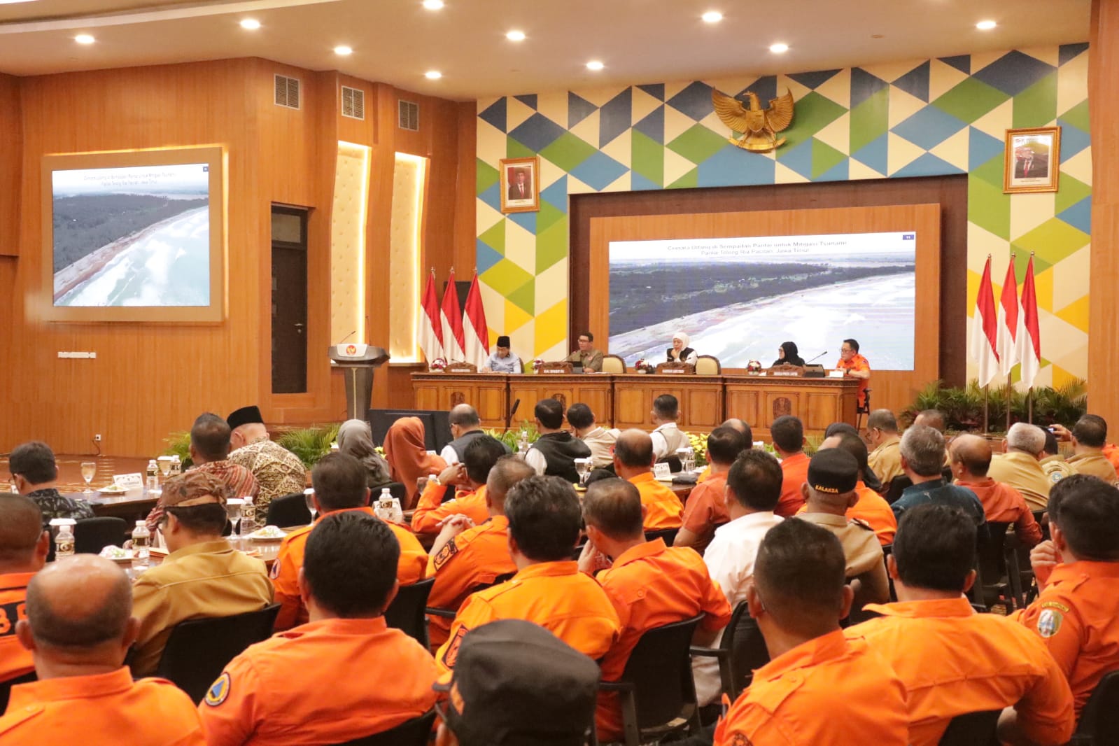 Kepala BNPB Beri Arahan Bupati dan Walikota Se-Jatim untuk Penanganan Bencana Kekeringan