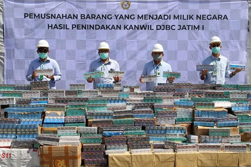 Jutaan Rokok Ilegal di Jatim Berhasil Dimusnahkan