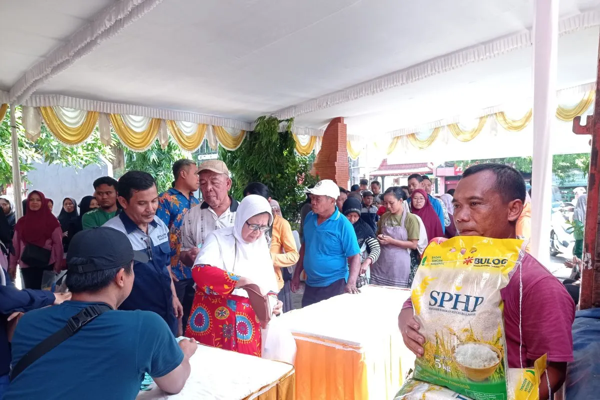 Pemprov Jatim Adakan Bazar Pasar Murah