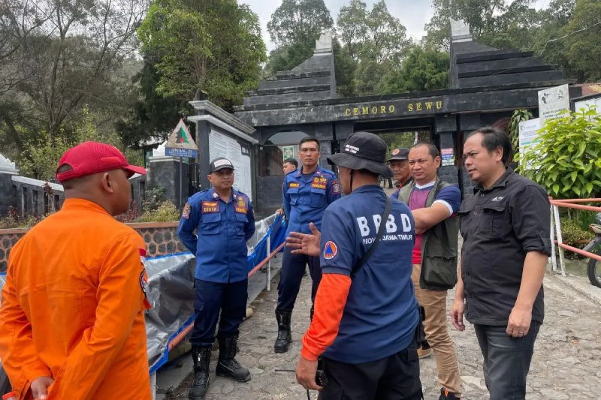 BPBD Jatim Kirimkan Personel Untuk Karhutla di Gunung Lawu