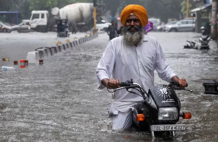 Sungai Yamuna Di India Meluap Kota Vrindavan Terendam Air