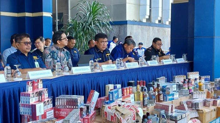 Bea Cukai Musnahkan Barang Ilegal di Jawa Timur, Rugikan Negara Puluhan Miliar