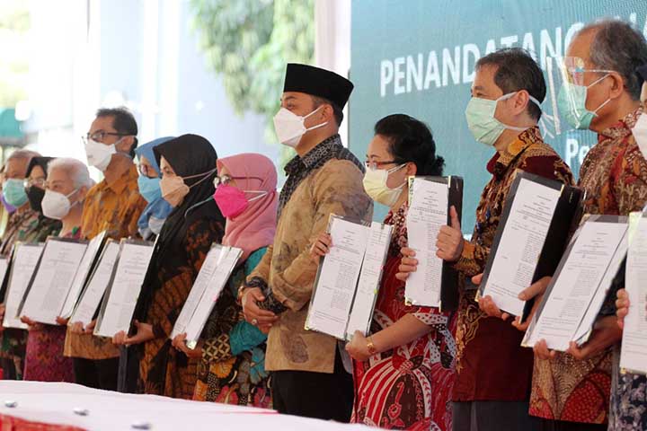 Pulang Melahirkan, Langsung Bawa Akta