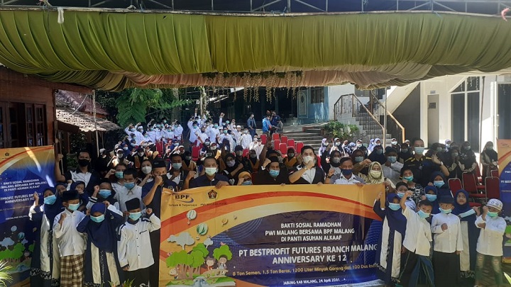 BPF dan PWI Malang Raya Berbagi Kasih dengan 140 Anak Yatim