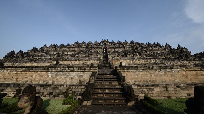 Luhut Targetkan Kunjungan Wisman Ke Borobudur 2 Juta Per Tahun