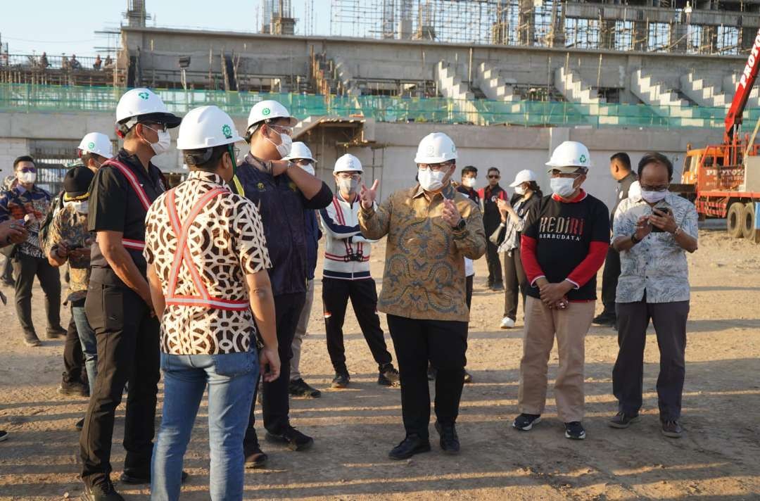 Menpora Dan Bupati Kediri Cek Bandara dan Stadion