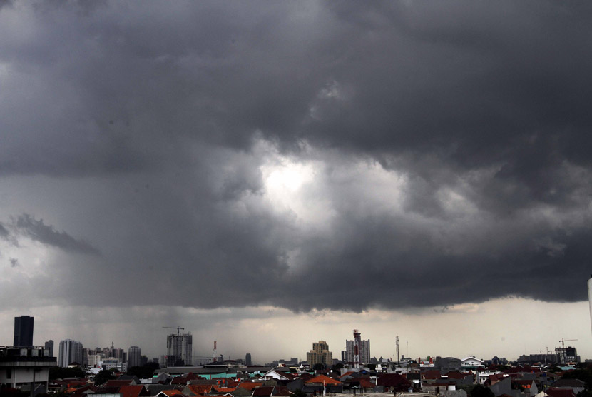 Kantor Pemerintah As Ditutup Karena Cuaca Buruk