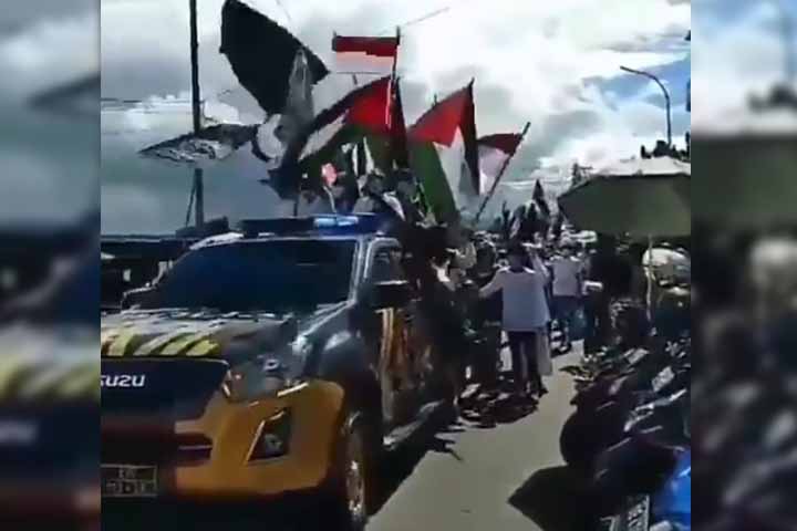 Viral Mobil Polisi Dipakai Demo Palestina, Warganet : Nah Ini Baru Mengayomi