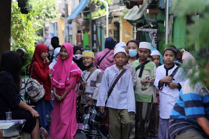 Intimidasi Sihir dan Perempuan pun Mental