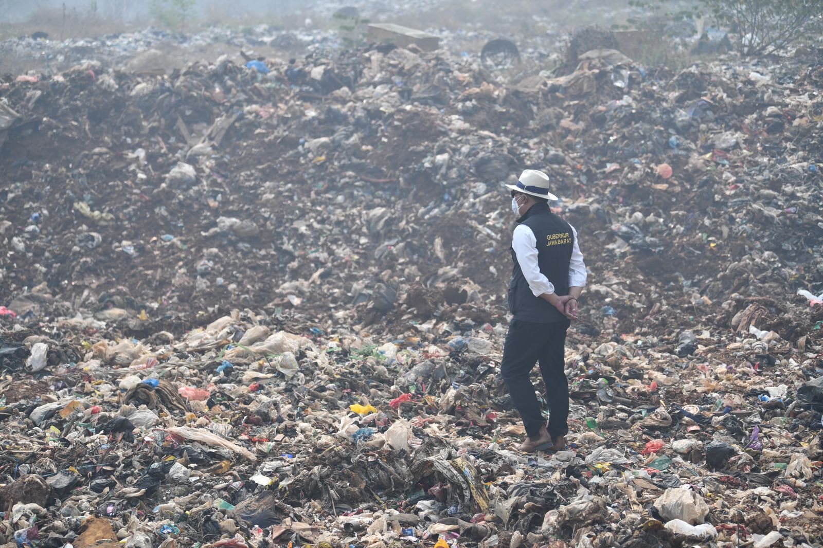 Gubernur Jabar Imbau Warga Terdampak Kebakaran TPA Sarimukti Mengungsi