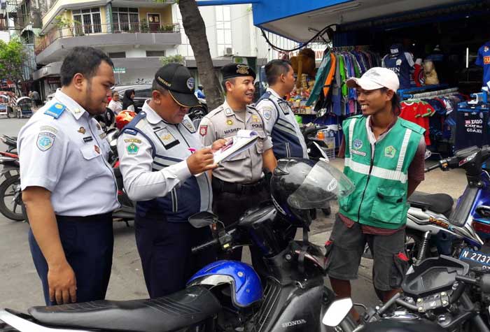 Dishub Kota Malang Akan Sanksi Jukir Nakal