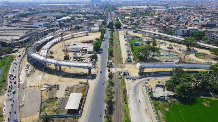 Proyek Girder Flyover Aloha Dimulai, Jalan Raya Aloha Ditutup Total