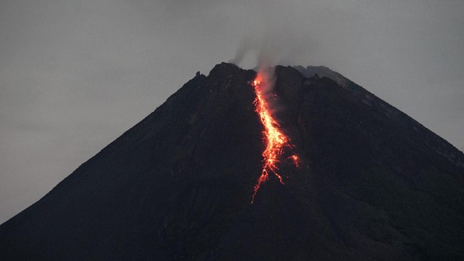 Gunung Lewotobi Flores Masuk Status Awas