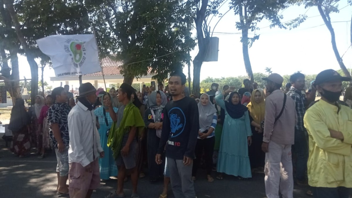 Pedagang Pasar Srimangunan Ancam Turun Jalan Tolak Relokasi