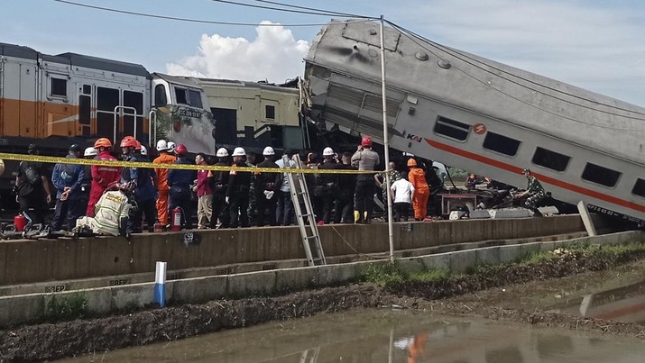 Sejumlah Perjalanan Dibatalkan Imbas Laka Kereta Api di Cicalengka