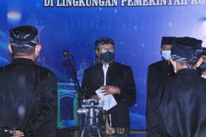 Lantik Sekda Pasuruan di Lingkungan Pasar, Begini Pesan Gus Ipul