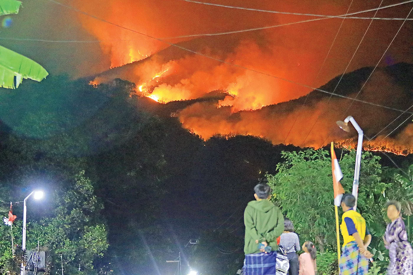 Karhutla Gunung Lawu Meluas Hingga Magetan