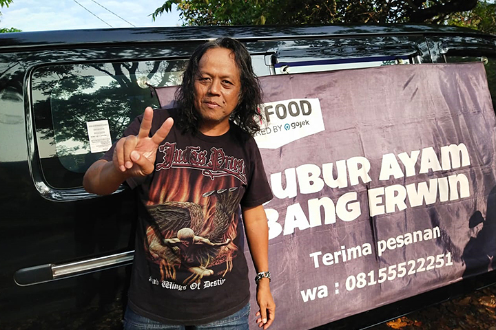 Erwin Red Spider, Nyaman Buka Bubur Bandung di Lawang