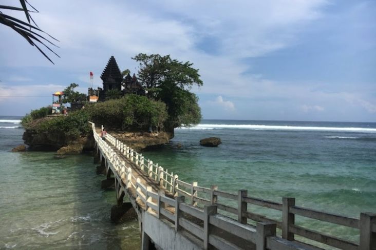 Pantai Balekambang Malang Dikunjungi 2 Ribu Wisatawan saat Libur Tahun Baru