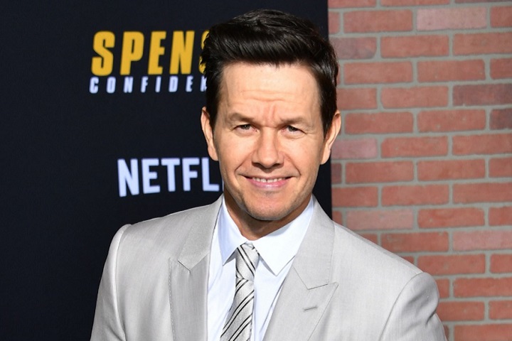 Mark Wahlberg Naik 9 Kg Dalam 3 Pekan