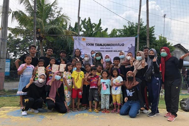 KKN UM Edukasi Pola Hidup Sehat dan Prokes di Tanjungharjo