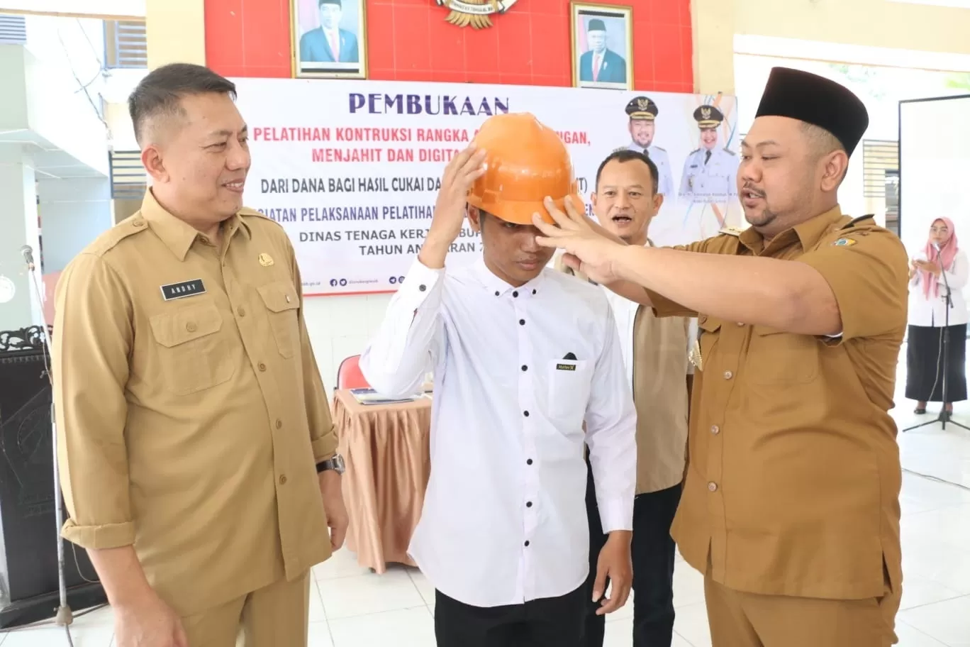 Disnaker Gresik Beri Pelatihan Untuk Atasi Pengangguran