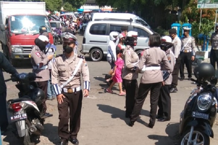 Pembeli Membludak, Pasar Induk Kota Batu Sempat Ditutup 1 Jam