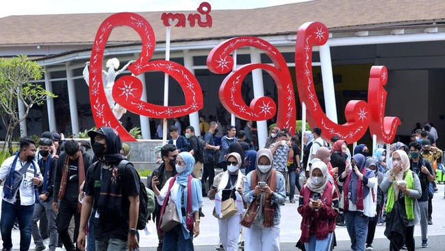 Jumlah Penumpang Yang Tiba di Bali Melonjak