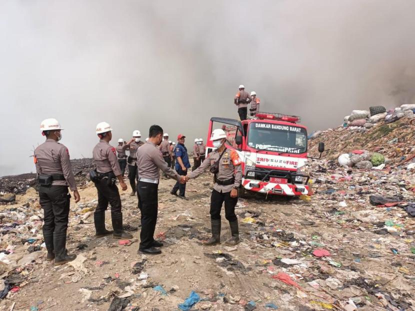 TPA Sarimukti 80 Persen Hangus Terbakar