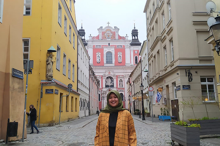 Raih Beasiswa, Mahasiswa UMM Ceritakan Tiga Kota Cantik Polandia